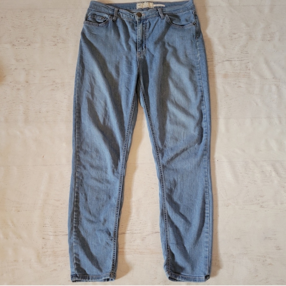Free people curvy high rise light wash denim jeans size 30